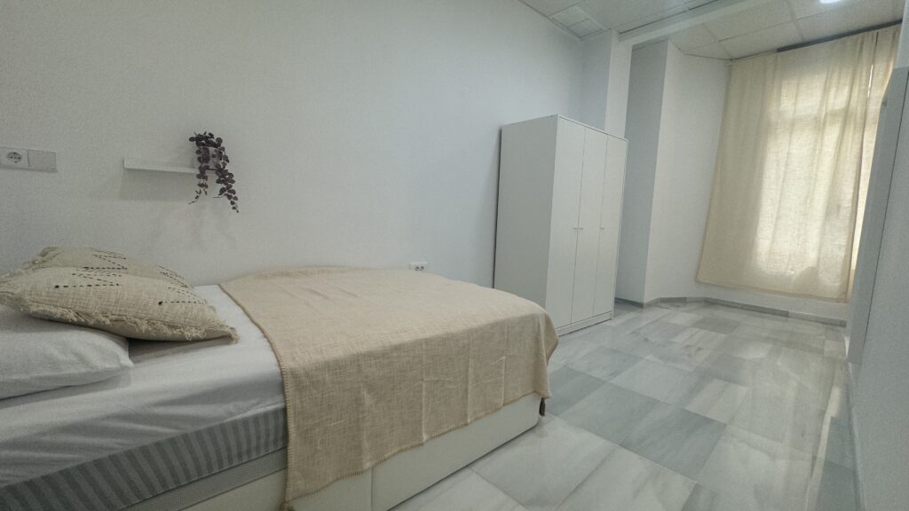 BR M3 H1 - habitación coliving en Ciutat Vella, Valencia - Bluerooms