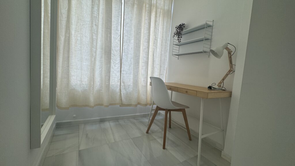 BR M3 H1 - habitación coliving en Ciutat Vella, Valencia - Bluerooms