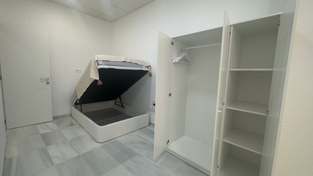 BR M3 H2 - habitación coliving en Ciutat Vella, Valencia - Bluerooms