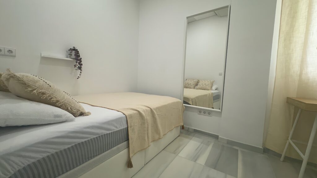 BR M3 H5 - habitación coliving en Ciutat Vella, Valencia - Bluerooms