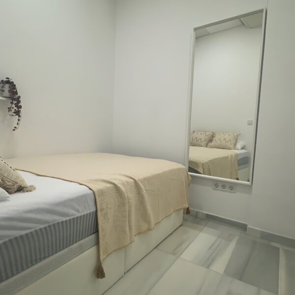 BR M3 H5 - habitación coliving en Ciutat Vella, Valencia - Bluerooms