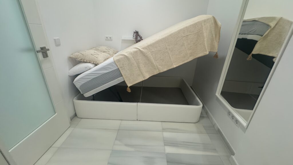 BR M3 H5 - habitación coliving en Ciutat Vella, Valencia - Bluerooms
