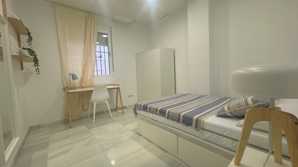 BR M3 H7 - habitación coliving en Ciutat Vella, Valencia - Bluerooms