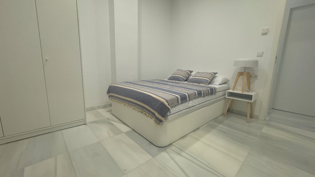 BR M3 H7 - habitación coliving en Ciutat Vella, Valencia - Bluerooms