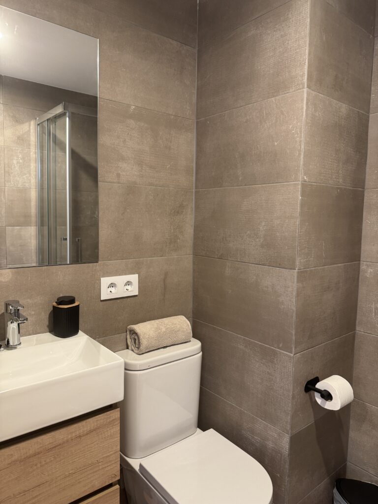 BR SP98 H3 - habitación coliving en La Malvarrosa, Valencia - Bluerooms