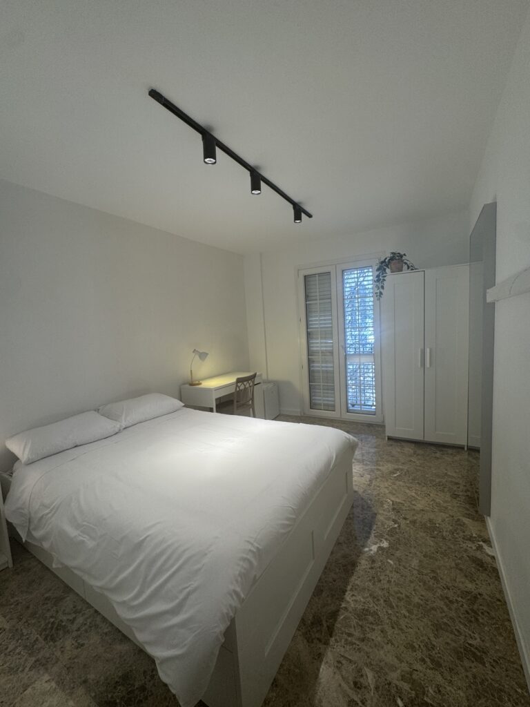 BR SP98 H4 - habitación coliving en El Cabañal, Valencia - Bluerooms