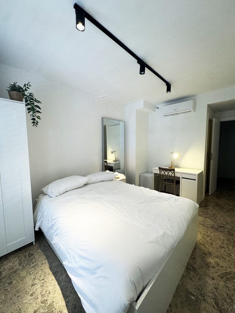 BR SP98 H2 - habitación coliving en El Cabañal, Valencia - Bluerooms