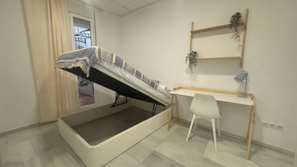 BR M3 H3 - habitación coliving en Ciutat Vella, Valencia - Bluerooms