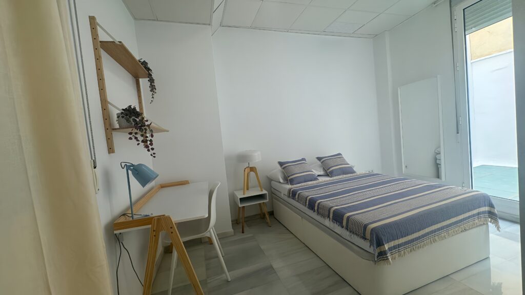 BR M3 H6 - habitación coliving en Ciutat Vella, Valencia - Bluerooms
