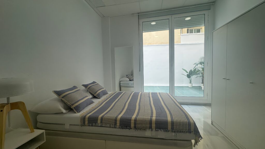BR M3 H6 - habitación coliving en Ciutat Vella, Valencia - Bluerooms