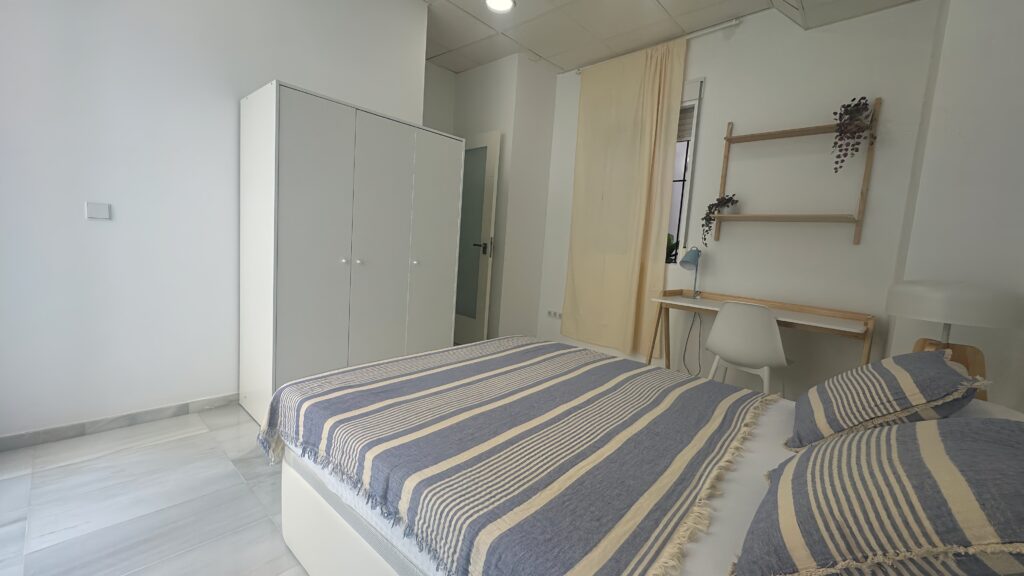 BR M3 H6 - habitación coliving en Ciutat Vella, Valencia - Bluerooms