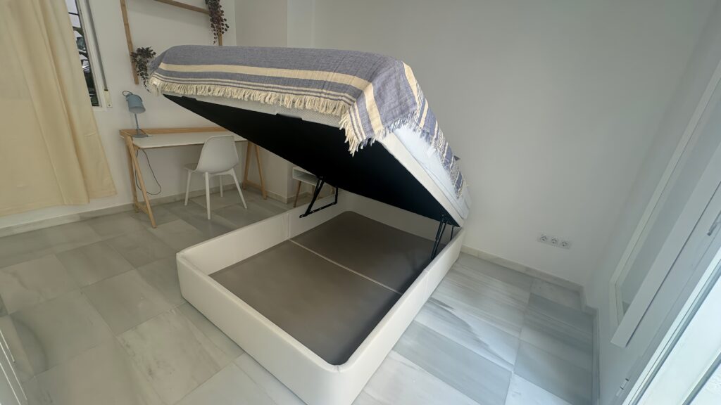 BR M3 H6 - habitación coliving en Ciutat Vella, Valencia - Bluerooms