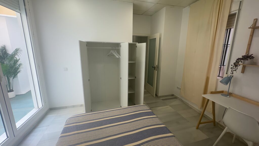 BR M3 H6 - habitación coliving en Ciutat Vella, Valencia - Bluerooms