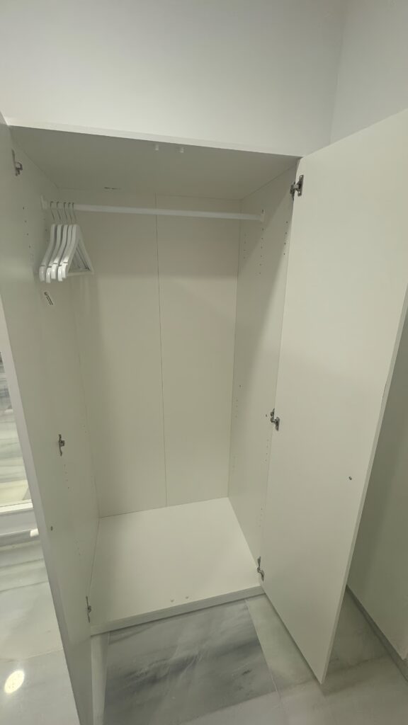 BR M3 H8 - habitación coliving en Ciutat Vella, Valencia - Bluerooms