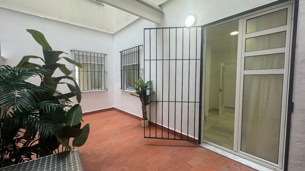 BR M3 H8 - habitación coliving en Ciutat Vella, Valencia - Bluerooms